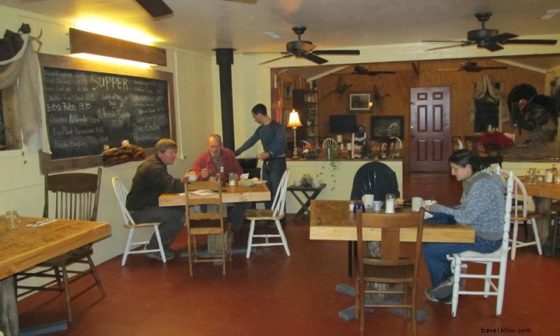 Low Gap Cafe: Fine Dining & Country Classics in a Historic General Store