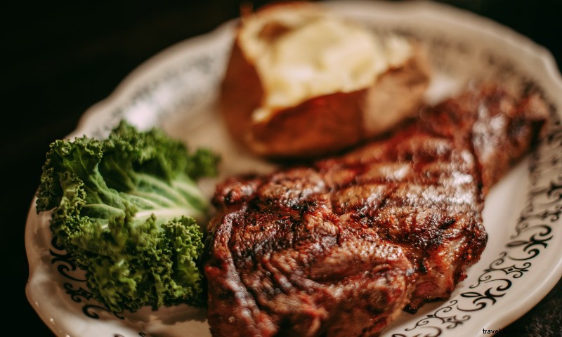 Cattlemen s Steakhouse: Texarkana s Legendary Steakhouse Since 1965