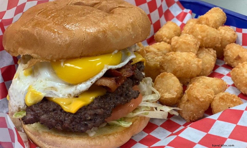 The Dugout: Family-Friendly Burgers, Hot Dogs & Sandwiches in Texarkana, AR