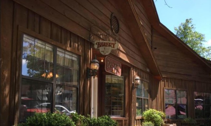 Country Village Bakery: Fresh Groceries & Artisan Bakes in Star City