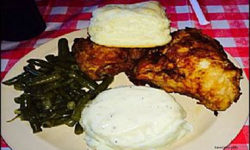 Sunshine Store & Cafe: Full-Service Restaurant, Daily Specials & Fuel Station