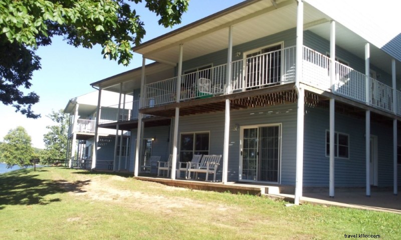 Crown Point Resort: Cozy Log Cabins & Lakefront Condos on Stunning Crown Lake