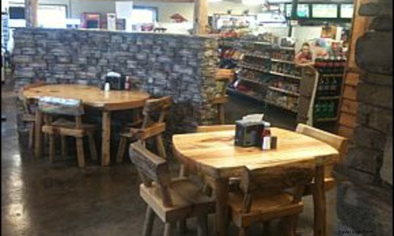 Hillbilly U-Pump: Premier Truck Stop with Amenities, Showers & 24/7 Dining