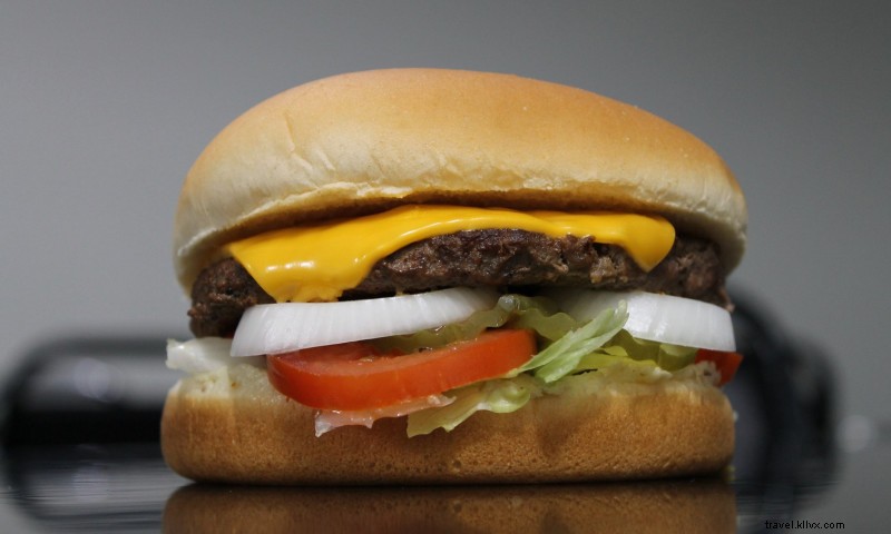 Reggie s Burgers, Hot Dogs & Fries: Classic American Eats in Texarkana