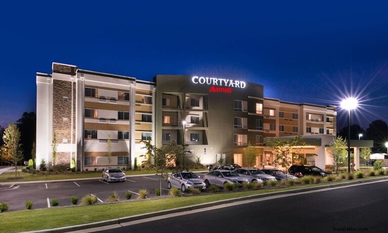 Courtyard Hot Springs: Stylish Hotel Near Oaklawn Casino & Top Attractions