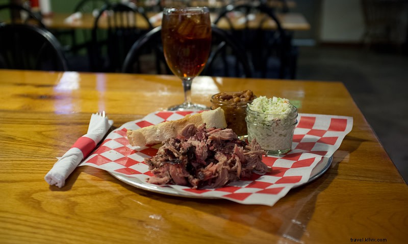 Hoots BBQ: Authentic Barbecue Pork, Beef, Chicken, Steaks & Live Entertainment