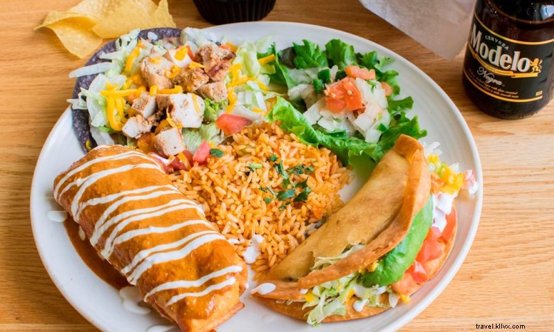 El Chico Cafe: Authentic Mexican Cuisine & Relaxed Patio Dining in Texarkana