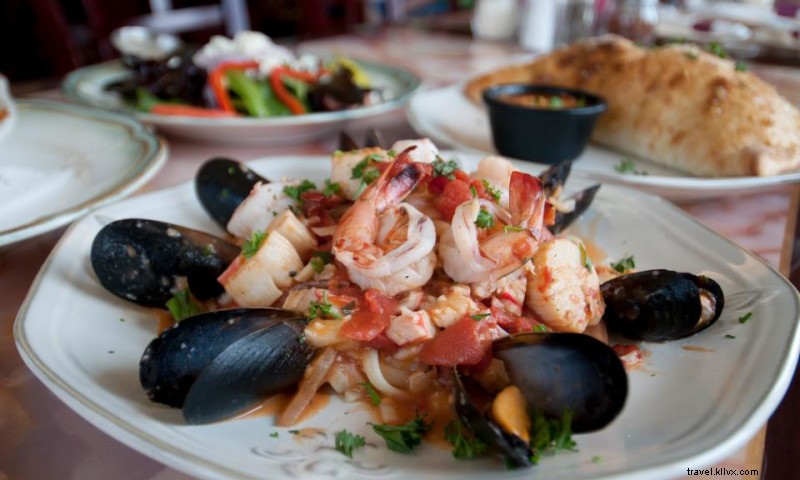 Ari s Little Italy: Authentic Family-Owned Italian Restaurant in Diamond Lakes Since 2007