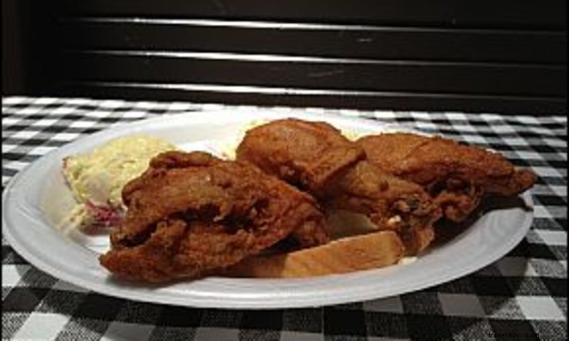 Gus s World Famous Fried Chicken: Crispy Southern Perfection