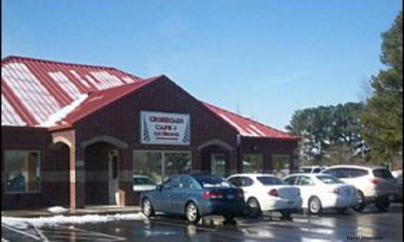 Crossroads Cafe: All-You-Can-Eat American Buffet with Fried Catfish, Steaks & More