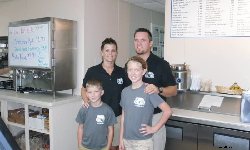 Dari Delite: All-Day Dining with Breakfast, Lunch, Dinner & Treats in Paris, AR