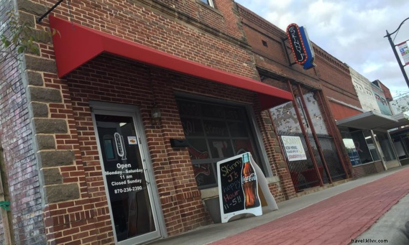 Skinny J s: Arkansas  Rustic Steakhouse with Fresh Seafood & Live Entertainment