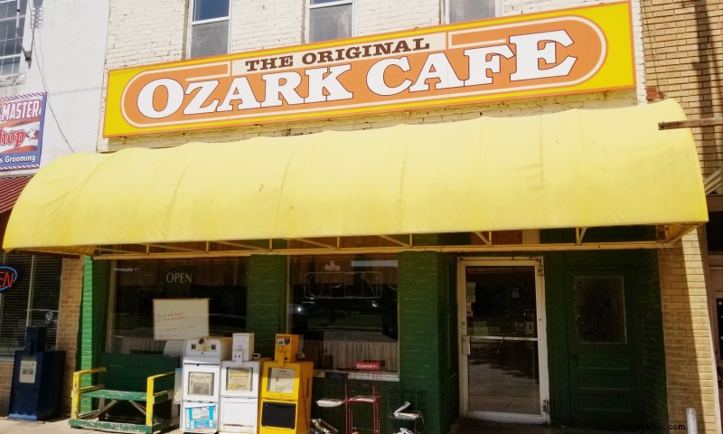 Ozark Cafe: Authentic Hometown Dining Where Friends Gather
