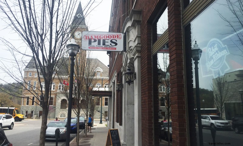 Damgoode Pies: Award-Winning Hand-Tossed Pizzas & Signature Pies in Arkansas