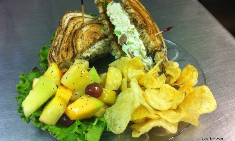 Scallions Restaurant: Fresh Sandwiches, Salads & Soups