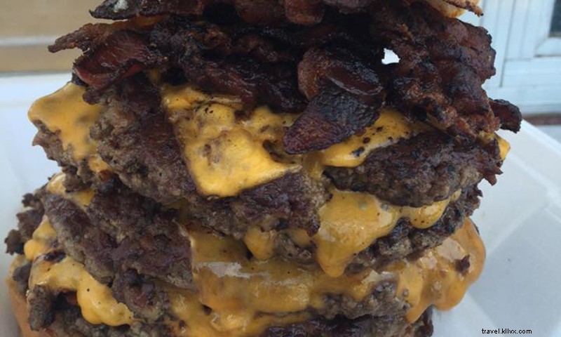 Bash Burger Co: Juicy Burgers & Crispy Wings Food Truck at I-30 Exit 118