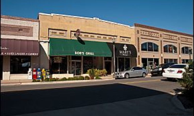 Bob s Grill & Cafeteria: Downtown Conway s Iconic Breakfast & Lunch Buffet Tradition
