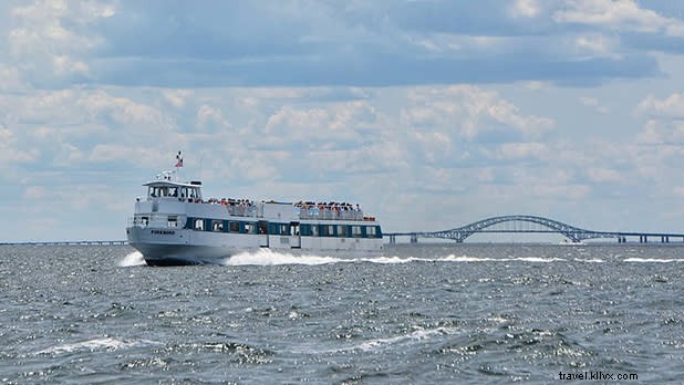 Discover Stunning Fall Foliage in New York State: Scenic Train Journeys from NYC to Niagara Falls