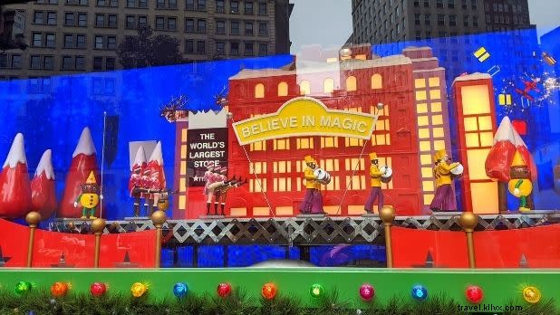 Unforgettable Holiday Celebrations in New York: Drive-Through Lights, Santa & Virtual Magic