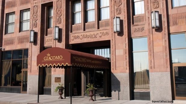 15 Premier Remote Workspaces at New York Hotels & Resorts