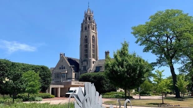 Top 13 New York Attractions with Accessibility Programs for Deaf and Hard of Hearing Visitors