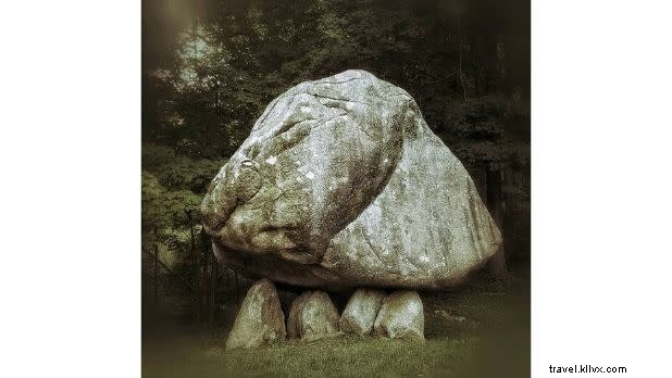 Discover 11 Must-See Roadside Attractions in New York State