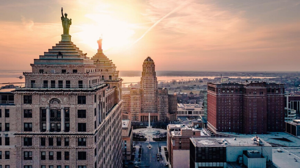 17 Must-Watch Movies & TV Shows Showcasing New York s Iconic Attractions