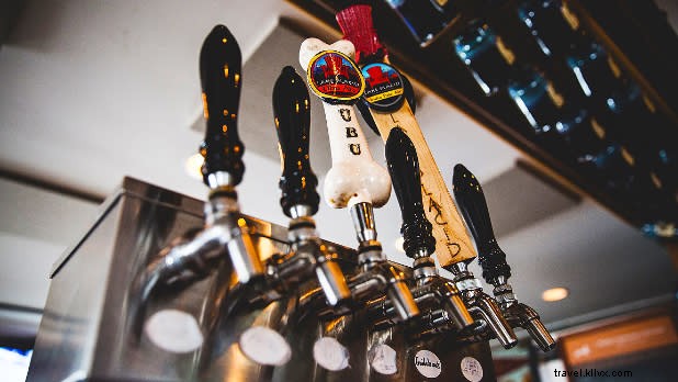 Best Après-Ski Spots in the Adirondacks: Unwind After Skiing