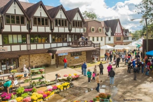 10 Budget-Friendly Family Fall Weekend Getaways from New York