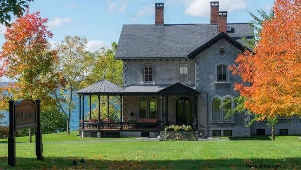 Cozy Fall Getaways: Discover New York State s Ultimate Autumn Escapes