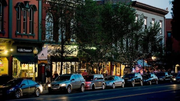 Ultimate 48-Hour Itinerary in Saratoga Springs, NY: Racing, Springs & Adirondack Charm