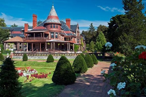 48 Hours in Canandaigua, NY: Ultimate Finger Lakes Getaway Guide