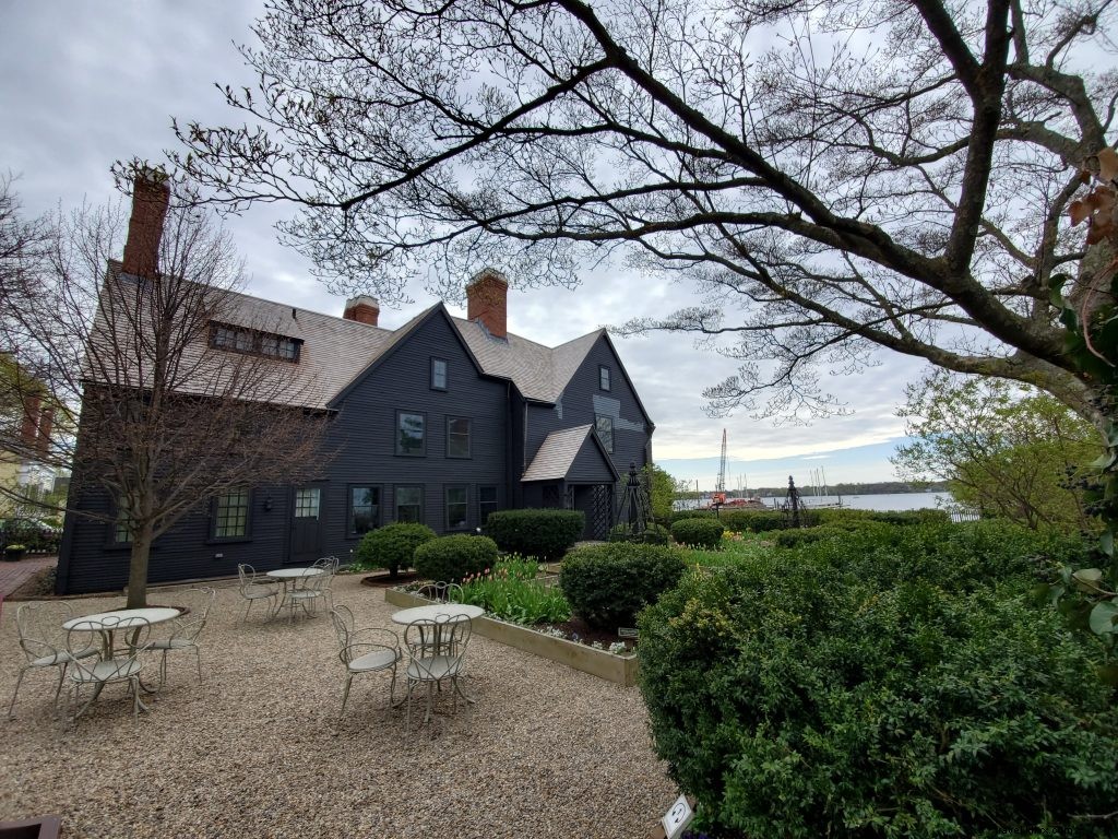 How to Support Salem s Small Businesses: Shop Local and Make a Difference