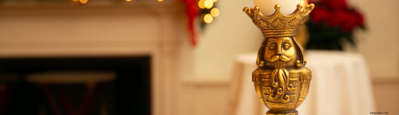 Discover Virtual Winter Experiences in Salem, MA: Psychic Readings, Holiday Shopping & Artist Meetups