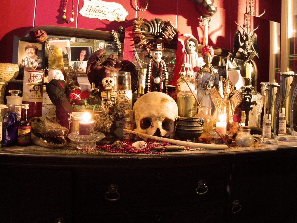 Discover Virtual Winter Experiences in Salem, MA: Psychic Readings, Holiday Shopping & Artist Meetups