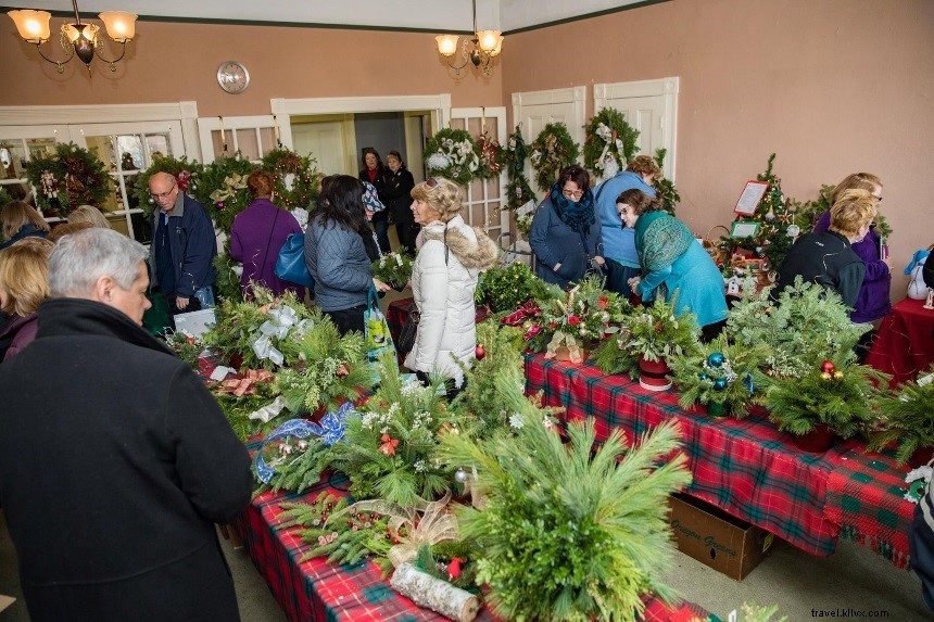 10 Festive Ways to Celebrate the Holidays in Salem