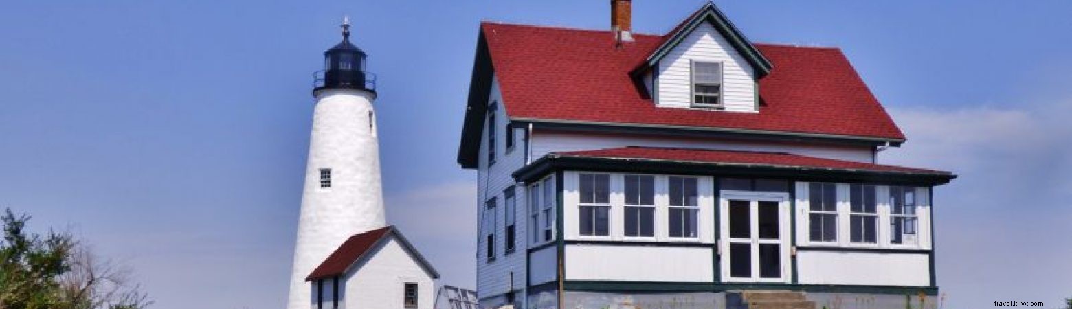 August Photo Contest Winner: Logan Goodwin s Stunning Bakers Island Light