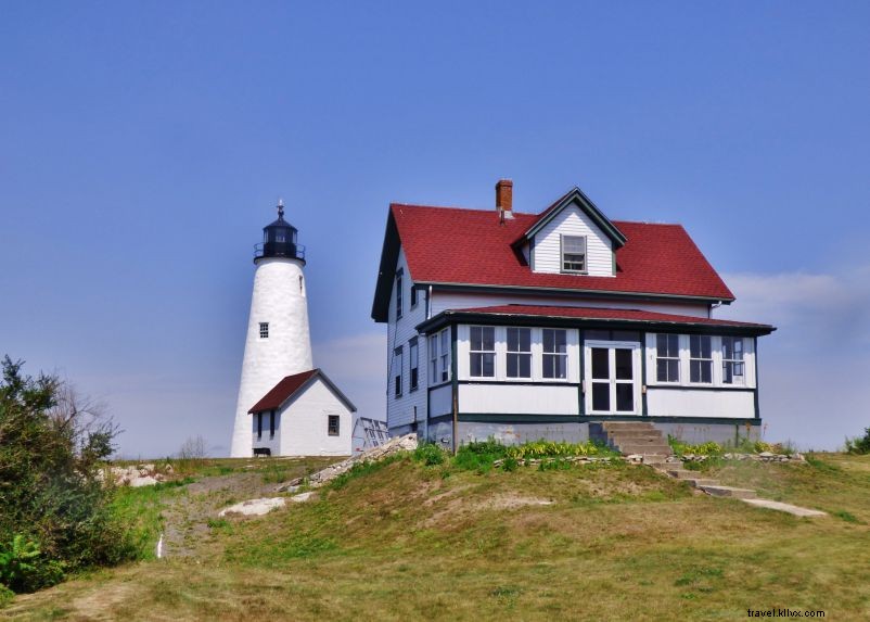 August Photo Contest Winner: Logan Goodwin s Stunning Bakers Island Light