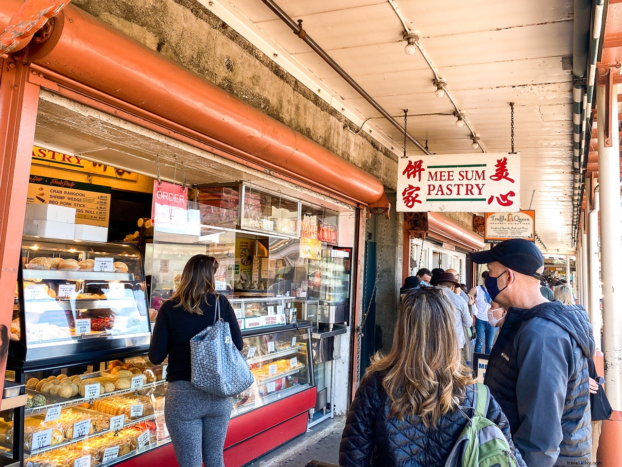 Top Pike Place Market Favorites: Stay & Dine Near Seattle s Iconic Market