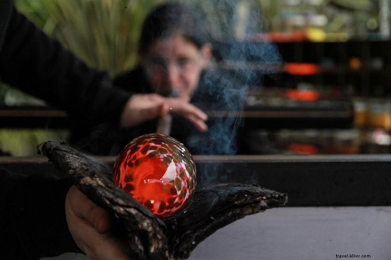 Refract: Seattle Glass Experience Returns Oct 15-18 – In-Person & Virtual Events