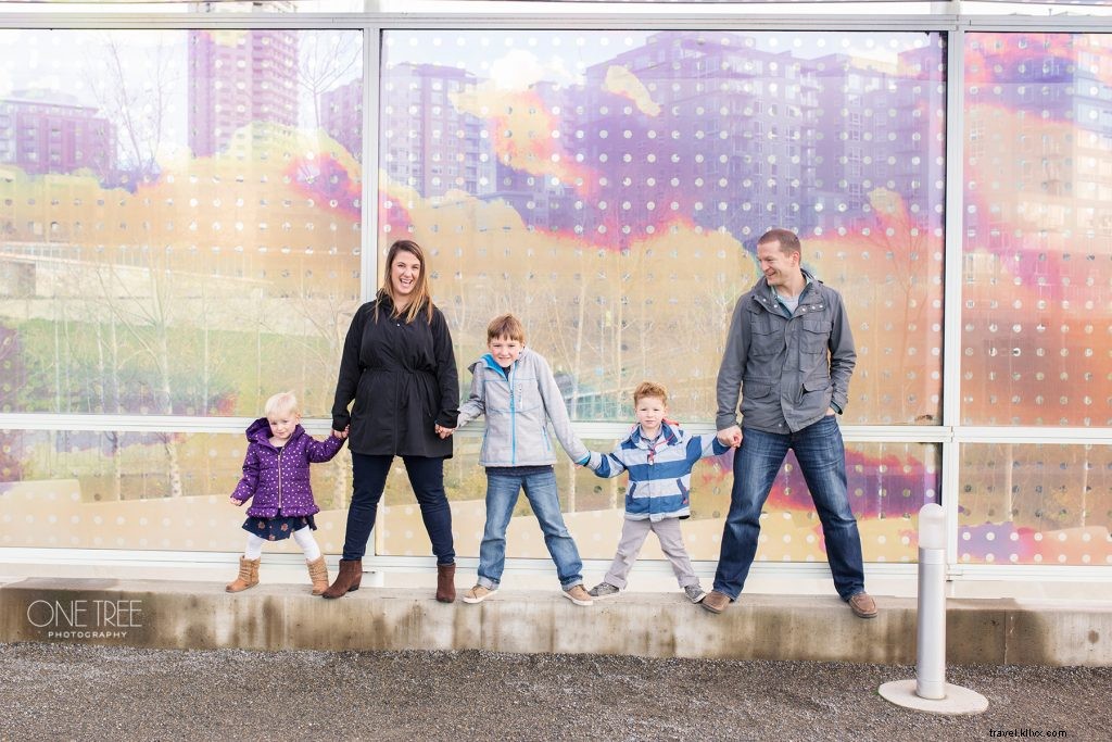 Picture Perfect: Capturing Seattle s Moments with Stunning Natural Sunlight