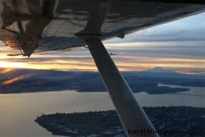Hopscotch Seaplane Flights: Stunning Aerial Views of Seattle with Kenmore Air