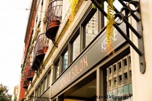 Beyond the Clichés: Unique Seattle Photo Spots and Street Art