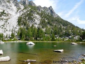 Hiking Heaven: Discover the Enchantment Lakes in Washington s Alpine Wilderness