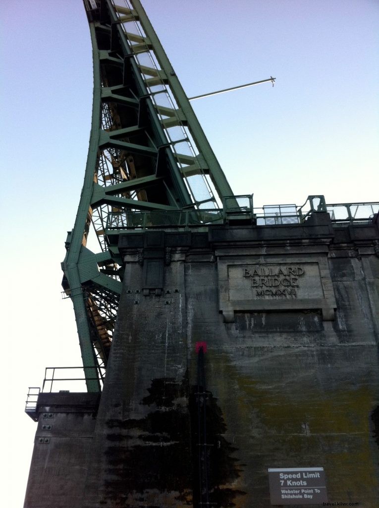 Ultimate Guide to Kayaking on Seattle s Lake Union: Rentals, Routes & Tips