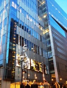 Doug Aitken s MIRROR: Stunning Art Installation Unveiled in Downtown Seattle