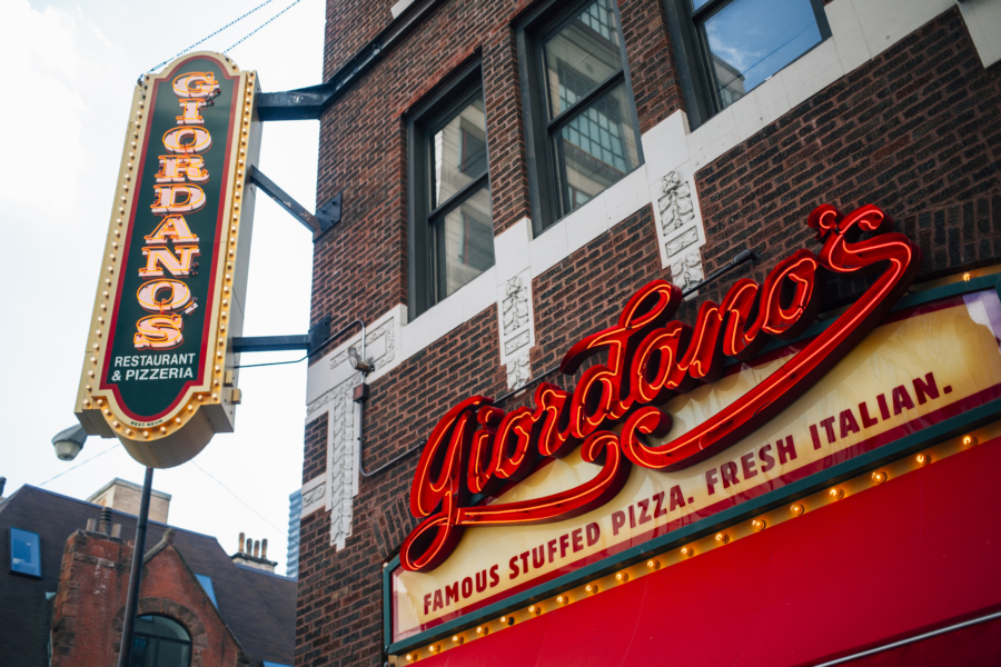 Discover 5 Iconic Chicago Foods: Must-Try Classics for Every Foodie