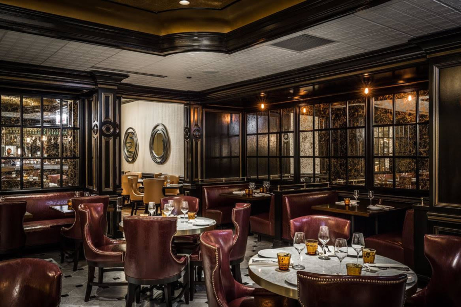 Shop and Dine on Chicago s Iconic Magnificent Mile