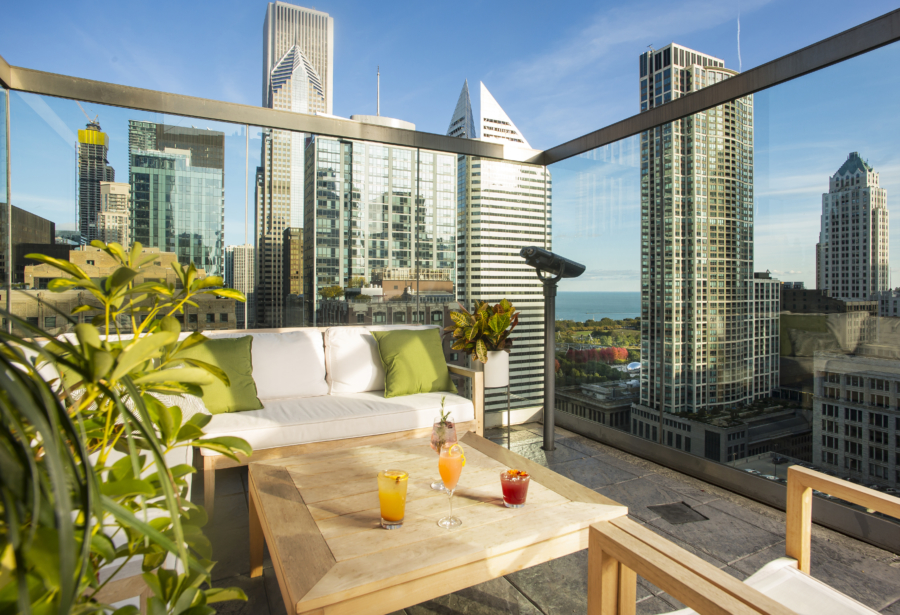 Best Chicago Rooftop Bars & Restaurants: Stunning Views & Year-Round Vibes