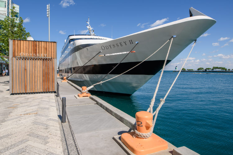 Chicago Dinner Cruises: Stunning Skyline Views & Gourmet Dining Experiences